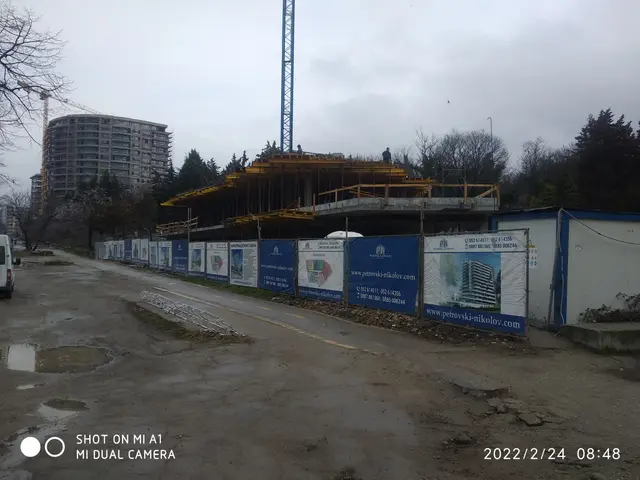 „Знамената“, бул. „Васил Левски“ 76 — снимка 24